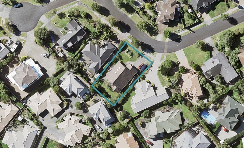 8 Sharples Place, Somerville, Auckland - Carousel 1