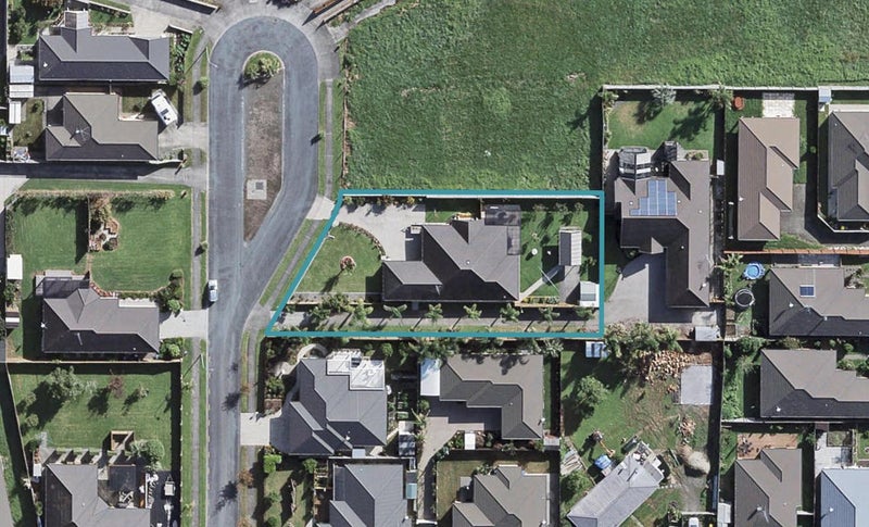 10 Raabia Close, Parakai, Helensville - Carousel 1