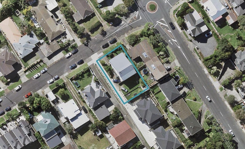 30 Bracken Avenue, Takapuna, Auckland - Carousel 1