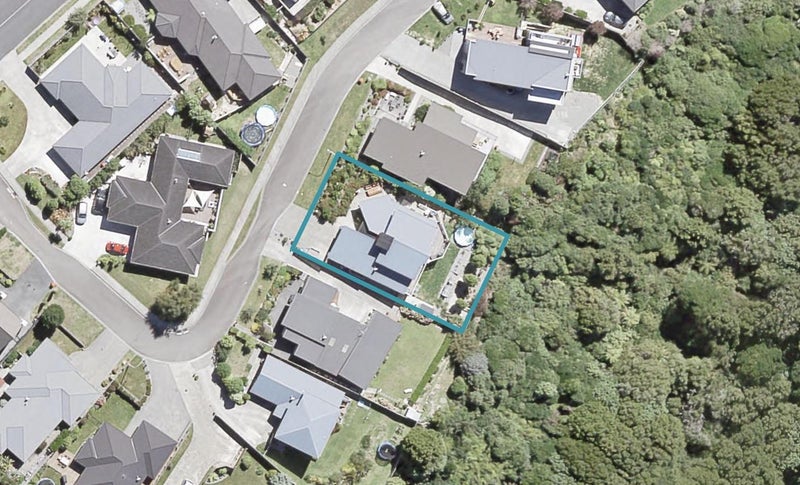 15 Colin Guppy Crescent, Riverstone Terraces, Upper Hutt - Carousel 1