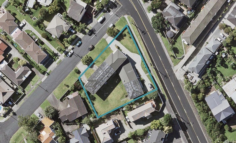 2/2 Argyle Terrace, Milford, Auckland - Carousel 1