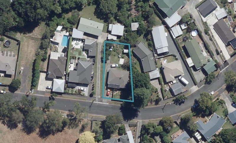 23 Barrie Crescent, Silverdale, Hamilton - Carousel 1