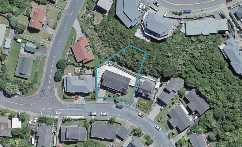 59 Woodhouse Avenue, Karori, Wellington - Carousel 1