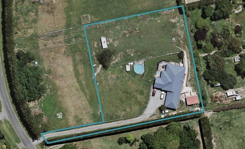 54 The Loop, Meeanee, Napier - Carousel 1