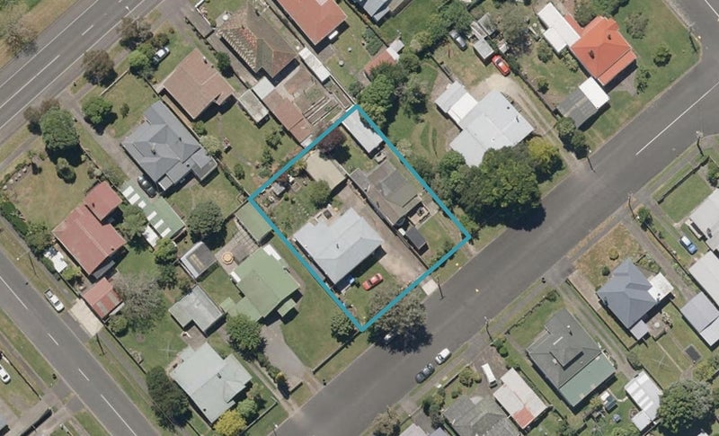 13 Collingwood Street, Whanganui East, Whanganui - Carousel 1