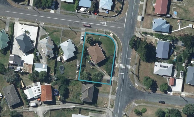 1 Te Puke Street, Titahi Bay, Porirua - Carousel 1