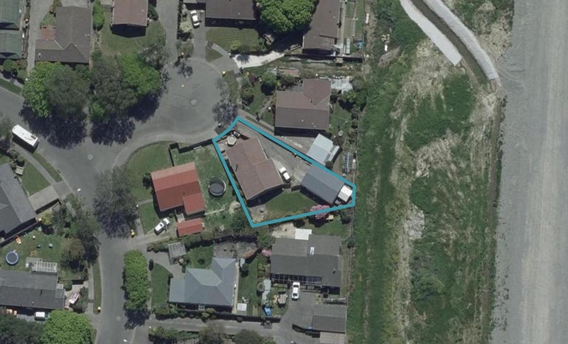 4 Leighton Place, Redwood, Christchurch - Carousel 1