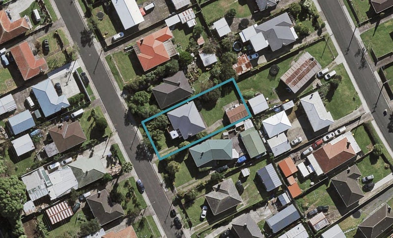 21 Harwood Crescent, Otara, Auckland - Carousel 1