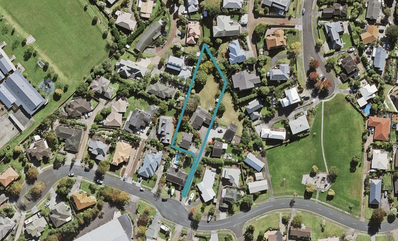 2/17 Bronzewing Terrace, Unsworth Heights, Auckland - Carousel 1