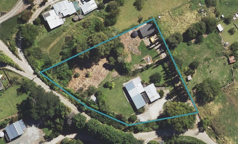 11 Hacche Road, Outer Kaiti, Gisborne - Carousel 1