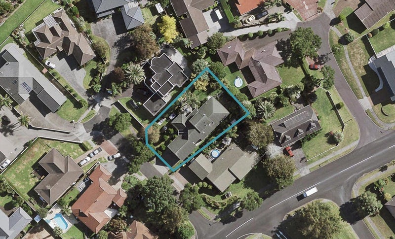 3 Tytus Place, Conifer Grove, Takanini - Carousel 1