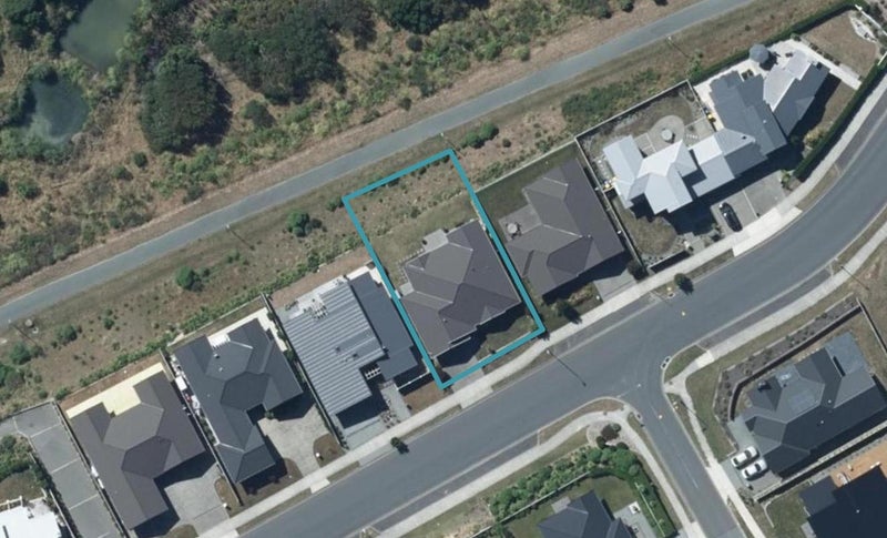 6 John Burke Drive, Aotea, Porirua - Carousel 1