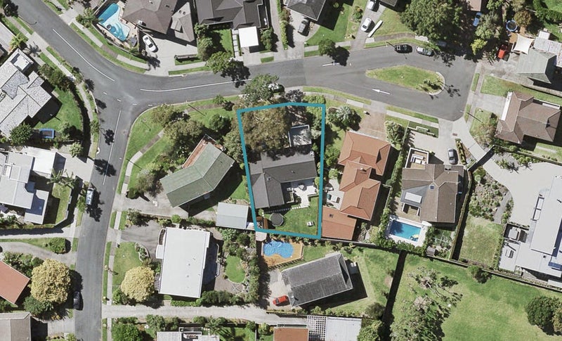 11 Andrea Place, Sunnyhills, Auckland - Carousel 1