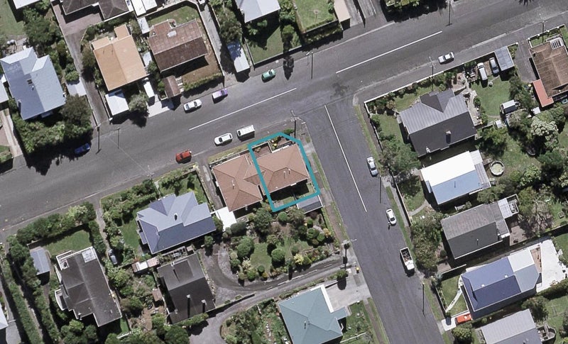 2 Kitchener Terrace, Moturoa, New Plymouth - Carousel 1