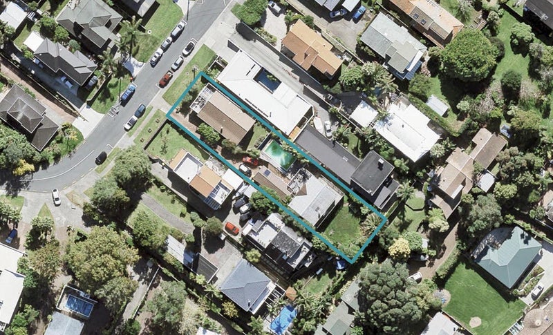 1/19 Waiake Street, Torbay, Auckland - Carousel 1