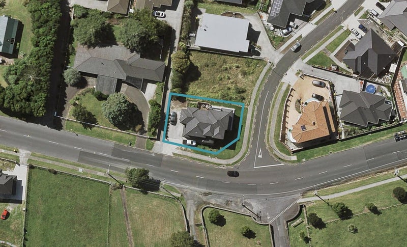 2 Alexia Place, Flat Bush, Auckland - Carousel 1