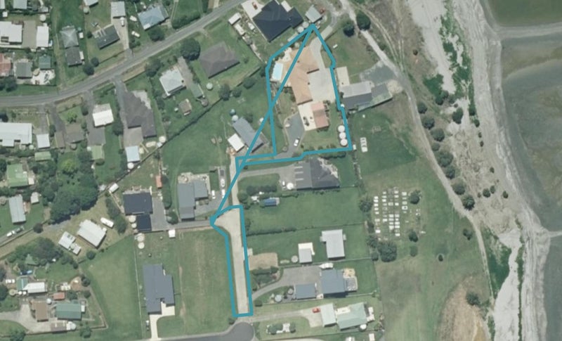 23 Mylindas Road, WHAKATIWAI, MIRANDA - Carousel 1