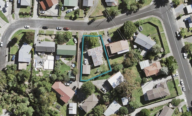 6 Inver Street, Glen Eden, Auckland - Carousel 1