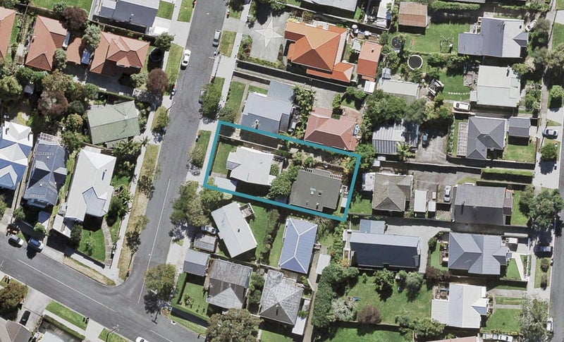 2/7 Myrtle Street, Western Springs, Auckland - Carousel 1