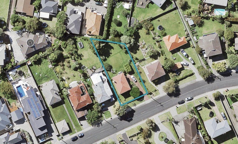 37 Knights Road, Rothesay Bay, Auckland - Carousel 1