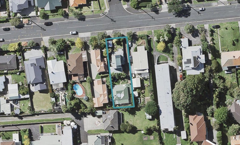 81 Old Lake Rd, Narrow Neck, North Shore City - Carousel 1