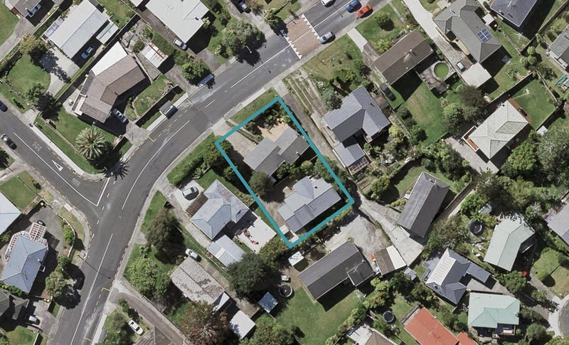 1/15 Juniper Road, Sunnynook, Auckland - Carousel 1