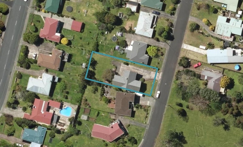 11 Tuhangi Street, Kamo, Whangarei - Carousel 1