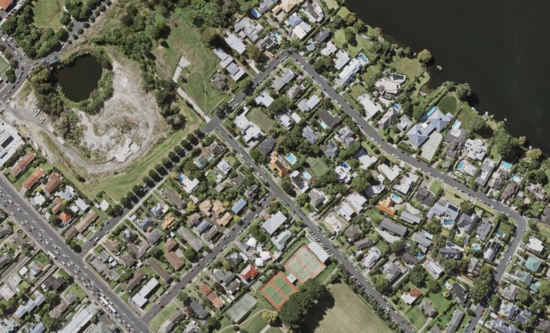 45 Lake Pupuke Drive, Takapuna, Auckland - Carousel 1