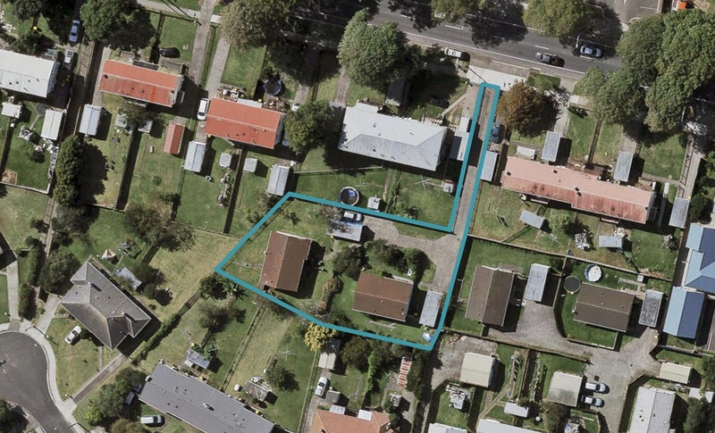 1/95A Bairds Road, Ōtara, Auckland - Carousel 1