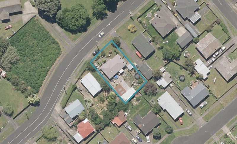 36 Talbot Street, Whanganui East, Whanganui - Carousel 1