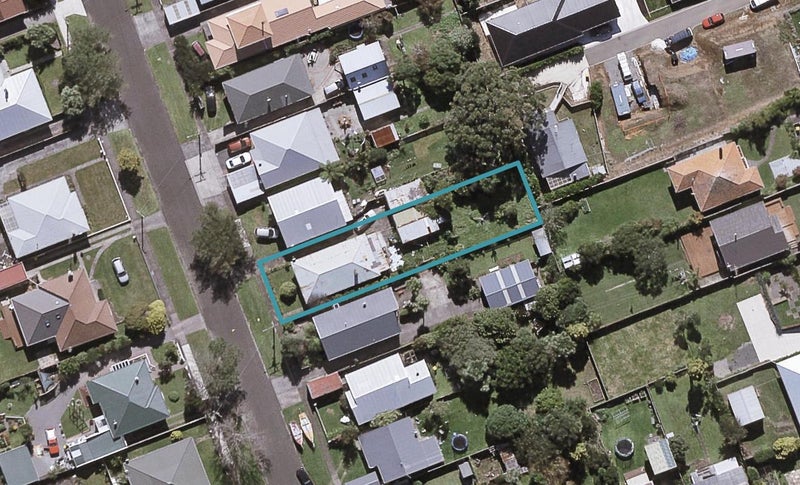 37 Lyn Street, Lynmouth, New Plymouth - Carousel 1