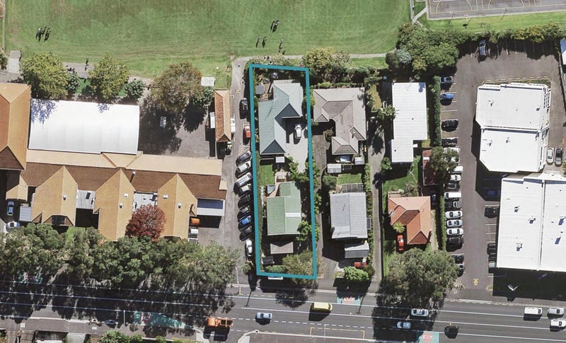 1/137 Onewa Road, Northcote, Auckland - Carousel 1