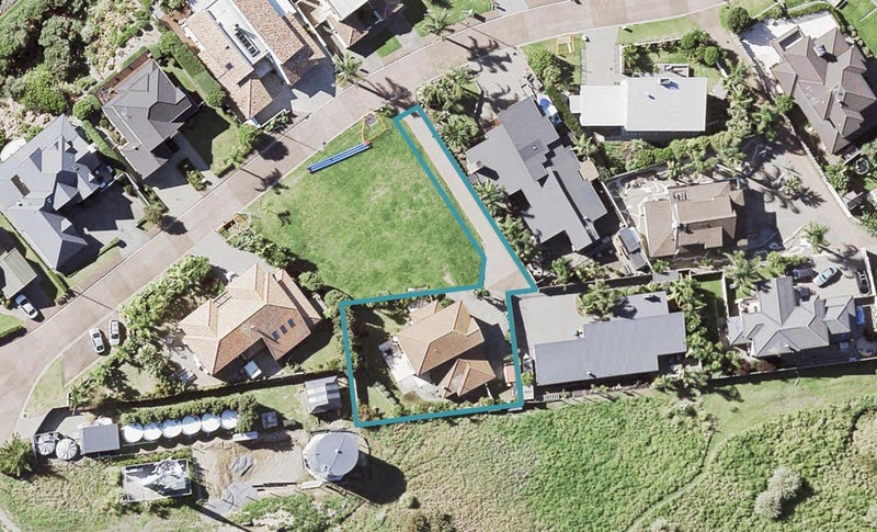 18 Tui Brae, Beachlands, Auckland - Carousel 1
