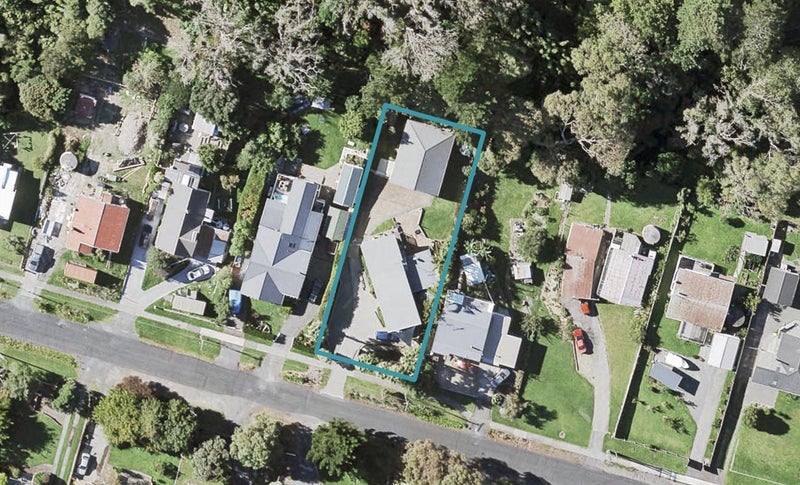 16 Beachlands Road, Beachlands, Auckland - Carousel 1