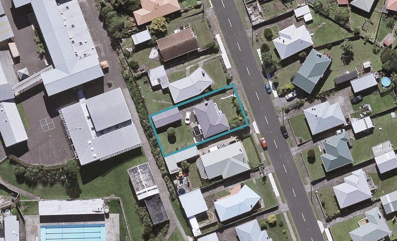 22 Belair Avenue, Blagdon, New Plymouth - Carousel 1