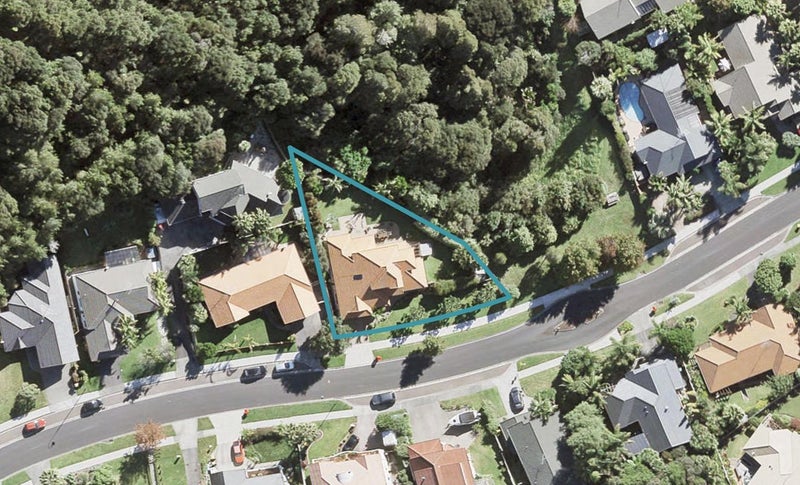 25 Kate Sheppard Avenue, Torbay, Auckland - Carousel 1