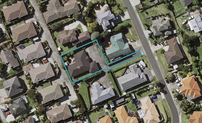 26 Piper Place, Goodwood Heights, Auckland - Carousel 1