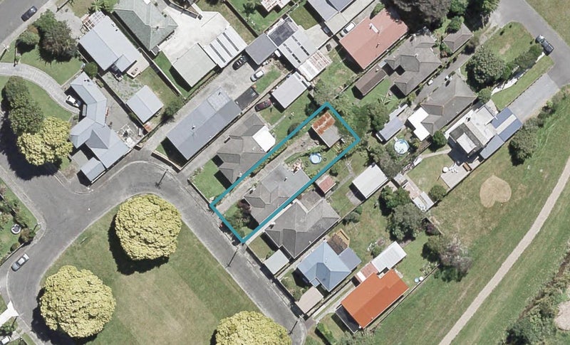 7 The Square, Manor Park, Lower Hutt - Carousel 1