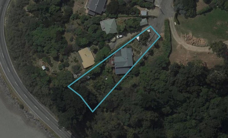 22 Ngaio Lane, Charteris Bay, Lyttelton - Carousel 1