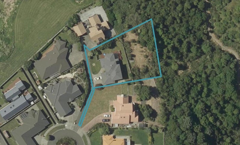 24 Sycamore Crescent, Fitzherbert, Palmerston North - Carousel 1
