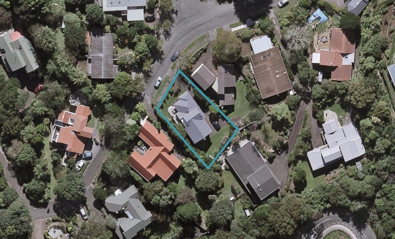 19 Sequoia Grove, Merrilands, New Plymouth - Carousel 1