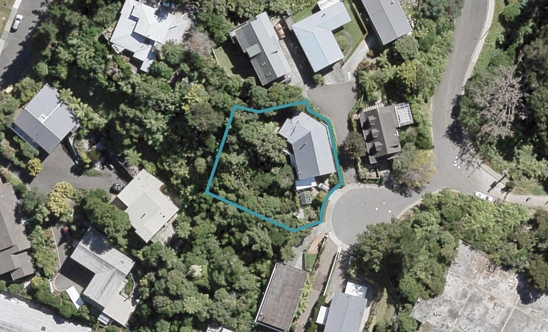 5 Farrelly Grove, Fairfield, Lower Hutt - Carousel 1