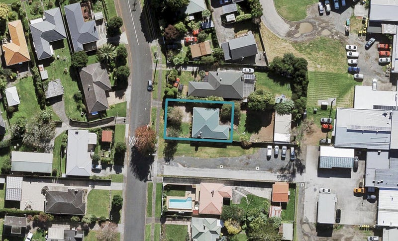 25 Peachgrove Road, Te Atatu Peninsula, Auckland - Carousel 1