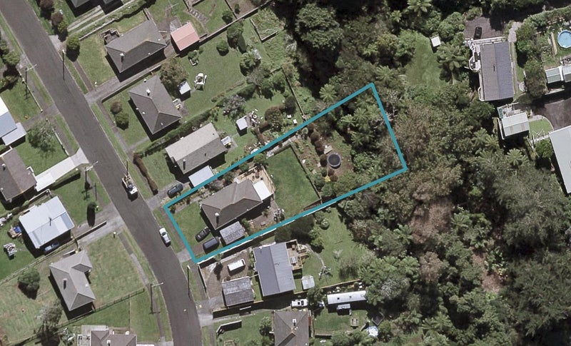 38 Banks Street, Marfell, New Plymouth - Carousel 1