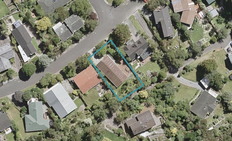 30 Chichester Drive, Pinehaven, Upper Hutt - Carousel 1