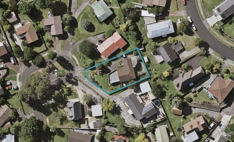 13 Palmetto Place, Goodwood Heights, Auckland - Carousel 1
