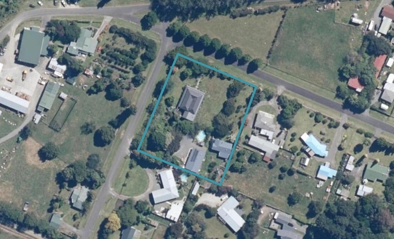 4 Grey Street, Frasertown, Wairoa - Carousel 1
