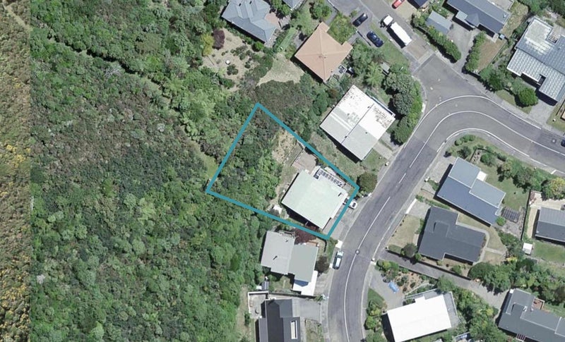 92 Allington Road, Karori, Wellington - Carousel 1