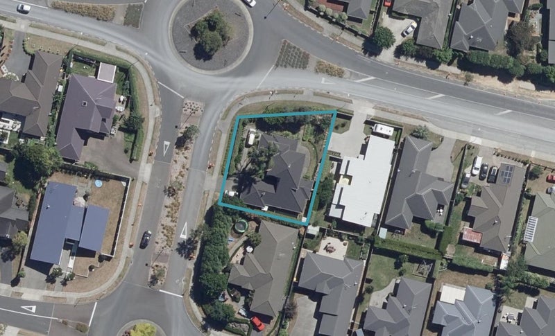 1 St James Drive, Huntington, Hamilton - Carousel 1