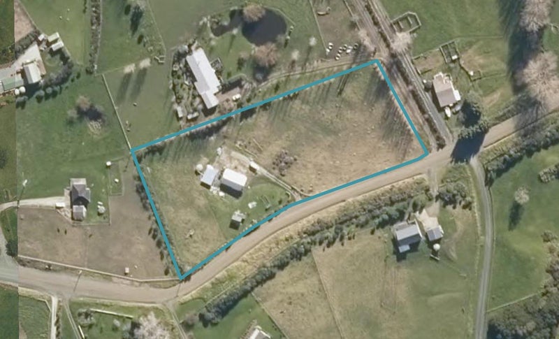 123 Settlement Road, Kaiwaka - Carousel 1